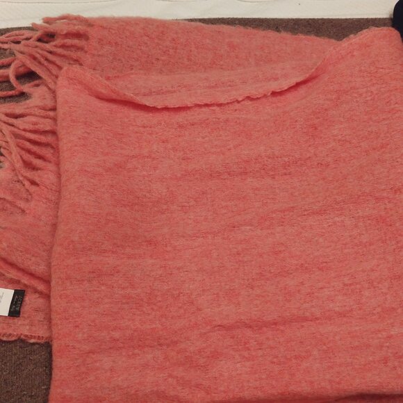 J Crew large chunky oversized pink scarf Made in Italy - Picture 5 of 8